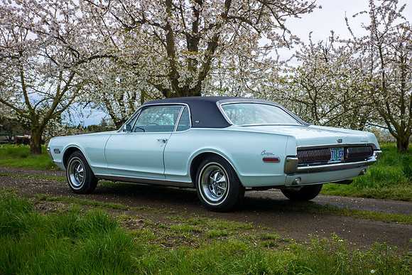 1968 Mercury Cougar XR-7, Diamond Blue