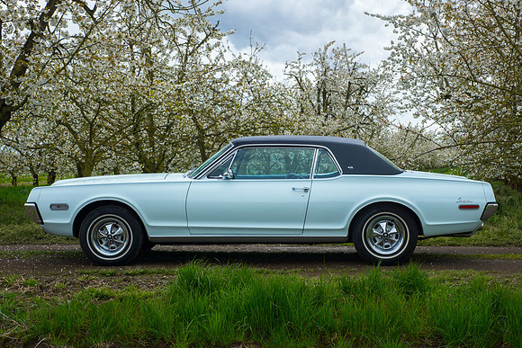 1968 Mercury Cougar XR-7, Diamond Blue